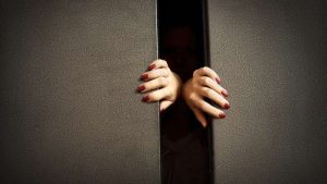 sự cố thang máy