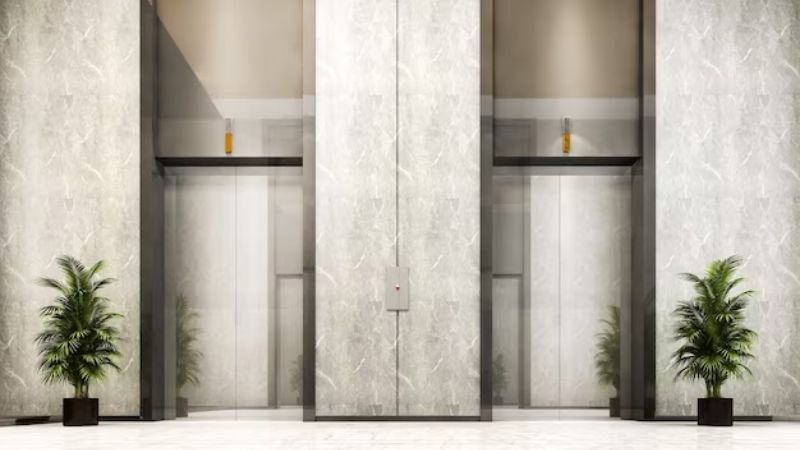 thang máy khách sạn