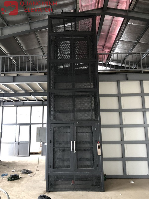 thang nâng hàng 250kg