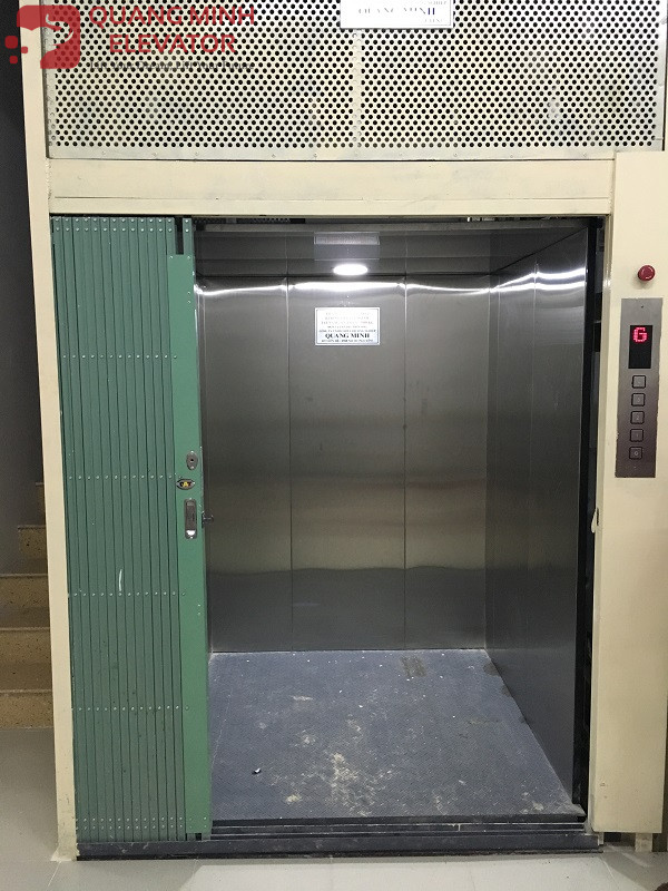 Thang máy tải hàng