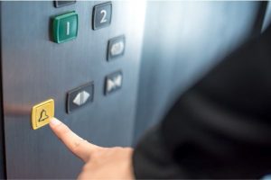 Mất điện thang máy tải hàng có hoạt động không?