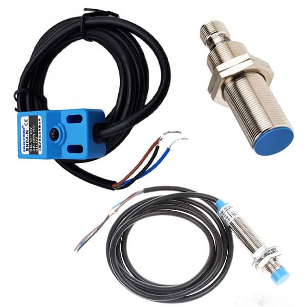 Cảm biến tiệm cận trong thang máy tải thực phẩm